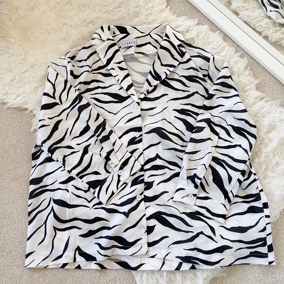 Zebra Print Button Up Shirt - Picture 3 of 5
